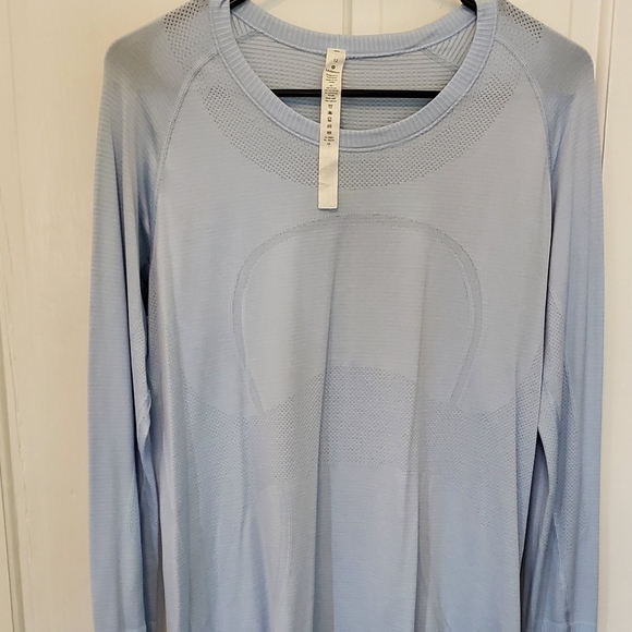 Sz 12 Lululemon long sleeve - Picture 1 of 5
